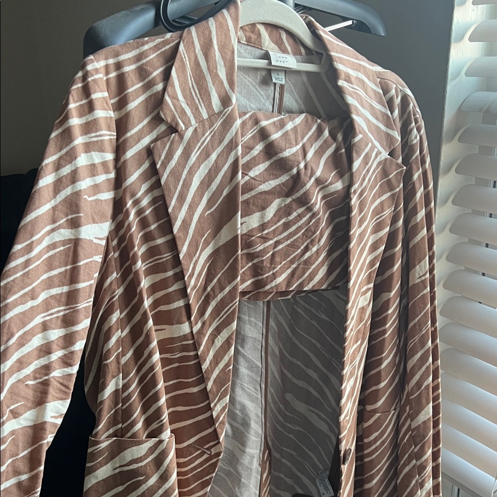 Zebra-Stripe Lightweight Blazer and shorts